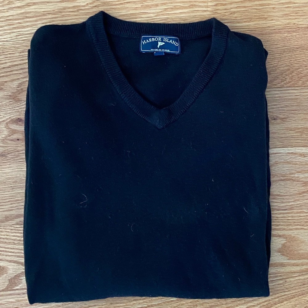 Harbor Island Men's Black V-Neck Sweater (L)